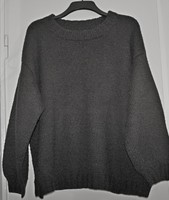 Oversize unisex thick hand-knit simple plain black pullover