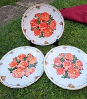 Royal Albert angol II. Erzsébet anyakirálynő kedvenc virágai sorozatból dísztány tányér