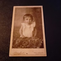 Photo of a fairy child from the 19th century