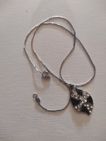 Silver-plated chain with pendant