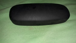 A hard, well-sealed glasses protective case in very nice condition, as shown in the pictures