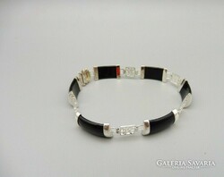 Silver bracelet with onyx insert