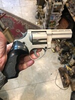 Magnum me 38 neutralized gas pistol, excellent for collectors.