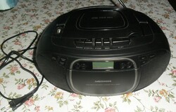 Medion portable radio, cd player, usb, mp3, perfect condition, perfect appearance according to the pictures.