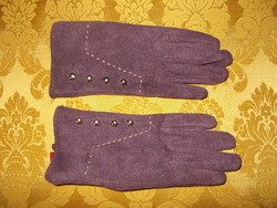Lined split leather gloves.