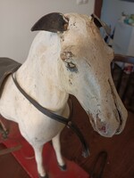 Papírmasé ló szobor