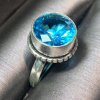 925 ezüstözött gyűrű kék topáz szín kővel 6 méret (16,5 mm átmérő) indiai ezüstözött gyűrű
