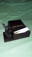 Vintage fafaragott Foxterrier kutyus figurás asztali dísz doboz /cigaretta kínáló a képek szerint