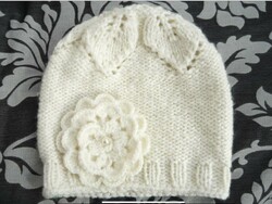 Hand-knitted women's hat with flowers (65.) Cream color