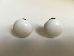 Retro white round earrings