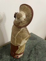 Sarkantyú Judit (1947_) KALAPOS hölgy