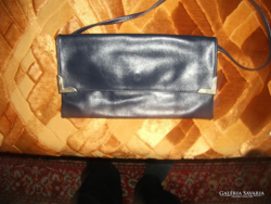 Dark blue women's shoulder bag not used with long handles dimensions: length: 26.5 cm width: 14 cm, grass