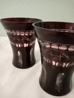 Lips burgundy polished vases