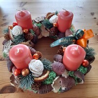 Advent wreaths in several colors