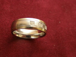 Women's ring with stainless steel stones