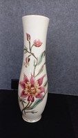 Zsolnay szignált halvány krémszínű repesztett mázas porcelán váza, kézi festésű orchideás aranyozott