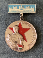 A SZAKMA IFJÚ MESTERE  - szocialista kitüntetés