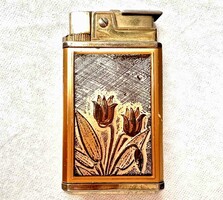 Aranyszínű tulipán dombor mintás öngyújtó Inke László hagyatékból