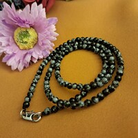 Obsidian string of beads