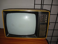 Vintage citromsárga junoszty kis TV