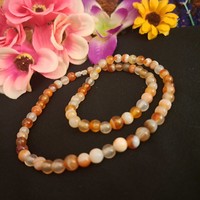 Agate string of beads