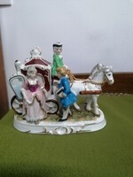 Barokk porcelán szobor, 3 alakos, lovas hintós - fogatos