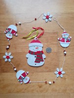 Két kedves filc Mikulás ablakdísz karácsonyfadísz piros fehér ünnepi dekoráció Télapó hópehely