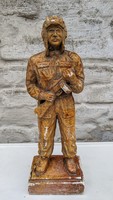 Gipsz katona szobor