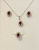 18 carat white gold set, with real ruby and brilliant, ring, earrings and pendant!