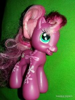 Bájos eredeti HASBRO My Little pony Pinkie Pie mese karakter lovacska figura 12cm a képek szerint