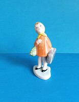 Ceramic figurine of a traveling girl from Bodrogkeresztúr