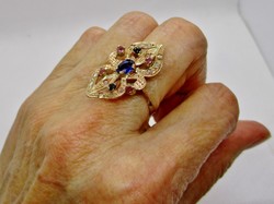 Beautiful 8kt antique gold ring with ruby and sapphire stones