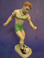 Ferencváros football player statue