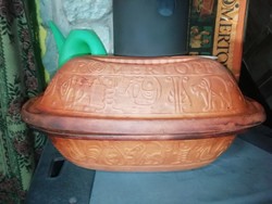 Pataki bowl, in perfect condition as shown in the pictures, in its original box