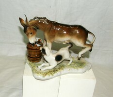 Szamár kutyával régi szovjet porcelán figura.