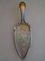 Antique secis cake shovel in polished condition, weight 64 grams with very nicely glazed lap part
