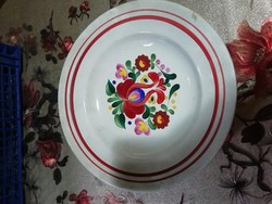 From the folk plate collection 211. It is in the condition shown in the pictures