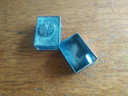 Retro pocket ashtray