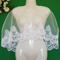 Új, strasszköves, csipkés szélű hófehér menyasszonyi pelerin, rövid palást