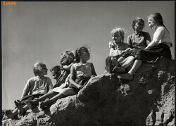 Larger size, photo art work by István Szendrő. Children on the Rock, 1930s.