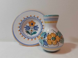 Habán népművészeti kerámia váza és tányér páros
