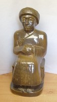 Gudea, a Mezopotámiai Lagash hercege. Ülő alakos kerámia szobor. Jelzett