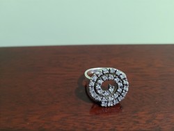Extra silver ring with zircon stones
