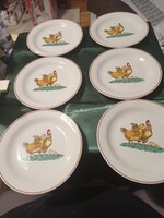 I recommend it for Easter!!! Very nice thick 20 cm plates with a poultry pattern