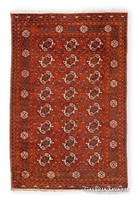 Türkmén "Yomud" szőnyeg  20. sz. eleje, szenné csomózással, két kisebb kopással, 220*136 cm  Budapes