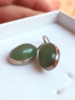 Green jade kaboson earrings