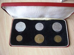 Bailiwick of Guernsey coin set 1971 unc - hard lined holder