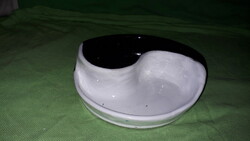 Beautiful art deco yin-yang black and white craftsman table terracotta bowl 15 x 5 cm as shown in the pictures