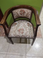 Armchair with armrests