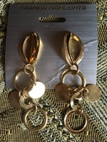 Gold-colored bijou pendant earrings